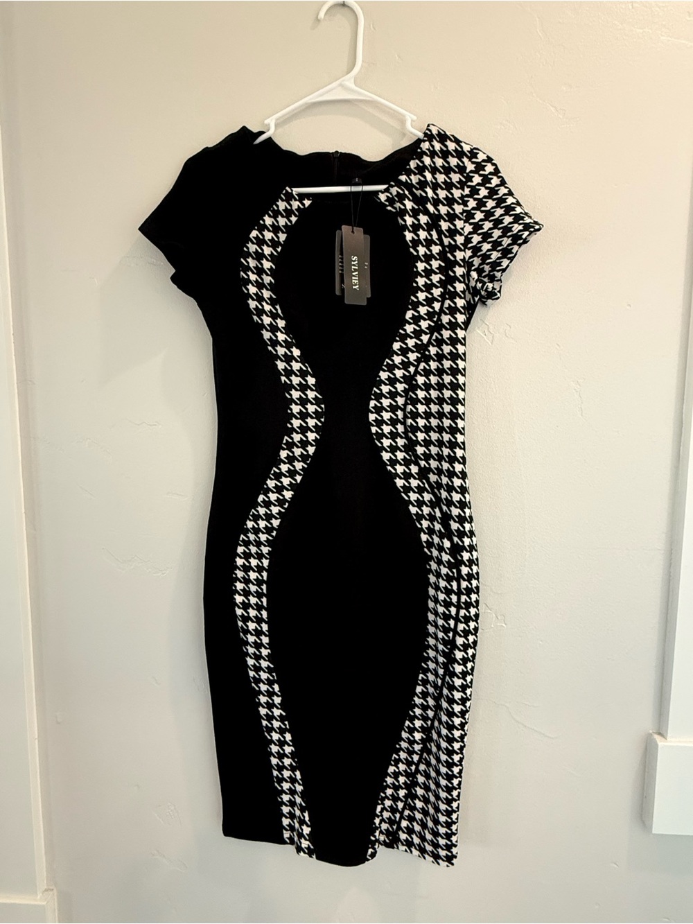 Black & White Houndstooth Paneled Sheath Dress
